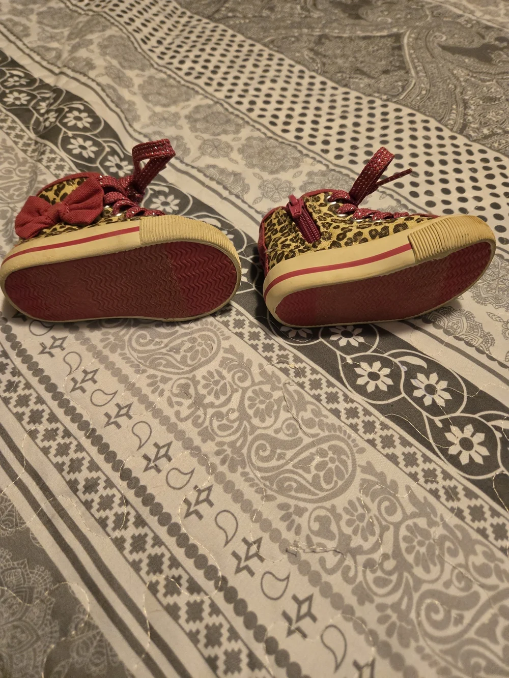 Leopard Print High-Top Kids Sneakers with Glitter Laces - Yellow & Red Size 2